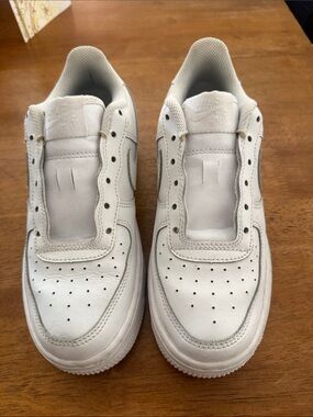 Nike White Low-Top Men’s Sneakers